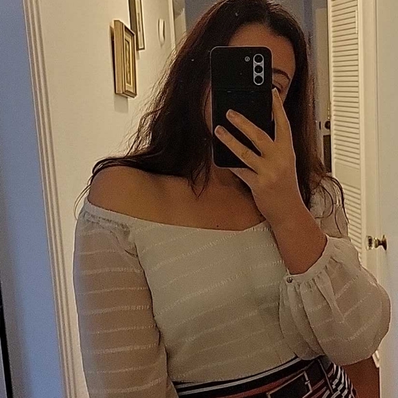 ❗️SOLD❗️Sweetheart neckline, balloon sleeve blouse - Picture 3 of 5